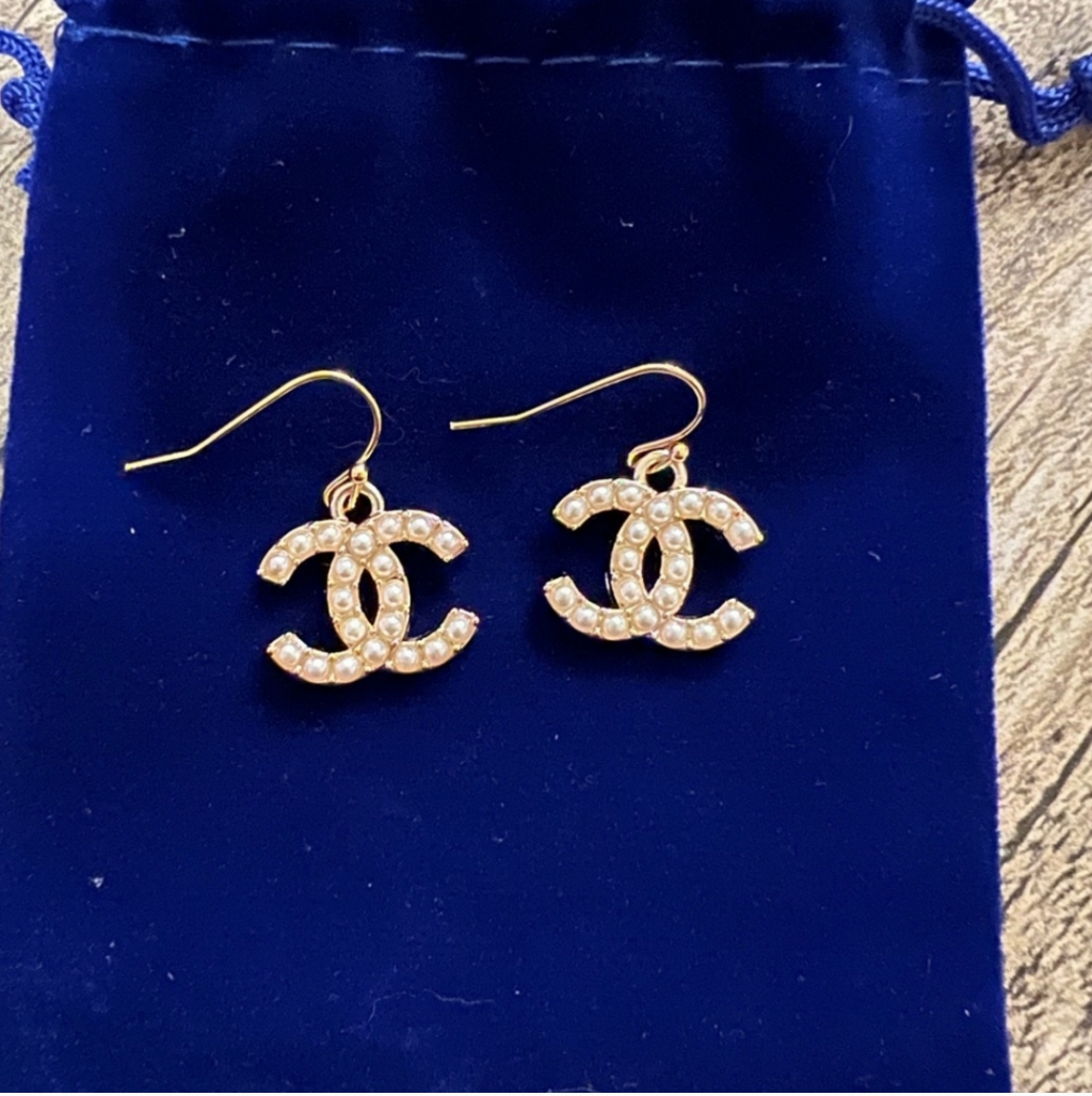 Pearl Pendant Logo Earrings 14 K Gold Hooks Brand New